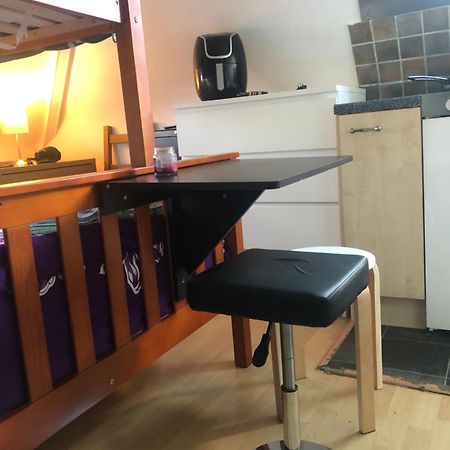 Peaceful Studio-Flat With Driveway In Golders Green Apartment Лондон Екстериор снимка